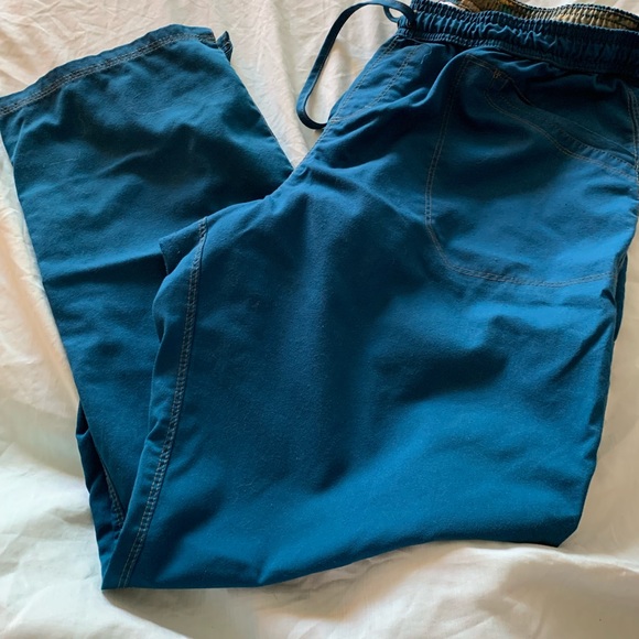 Scrub set - Picture 4 of 6